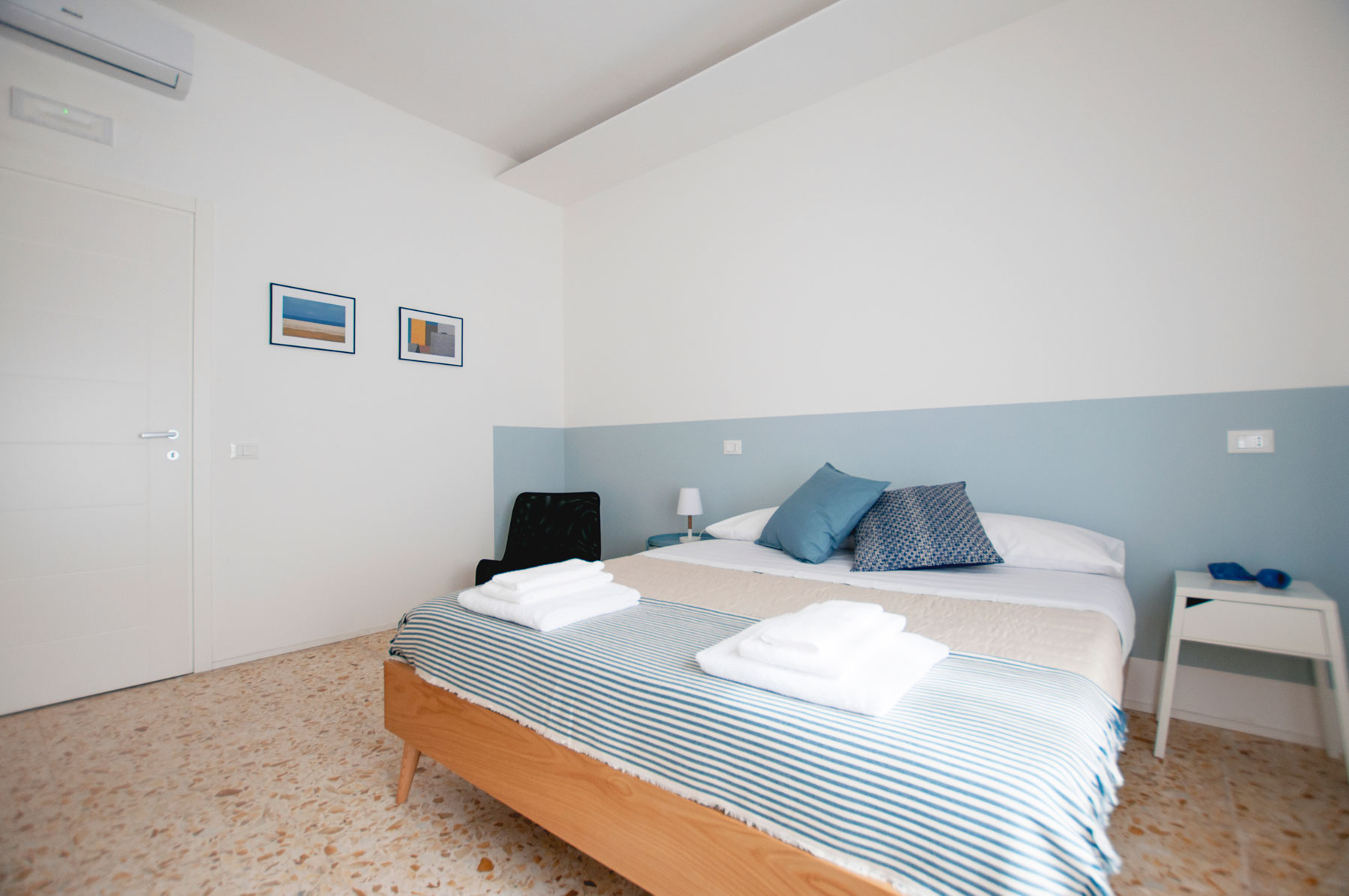 letto-camera-2-casa27-b&b-terracina