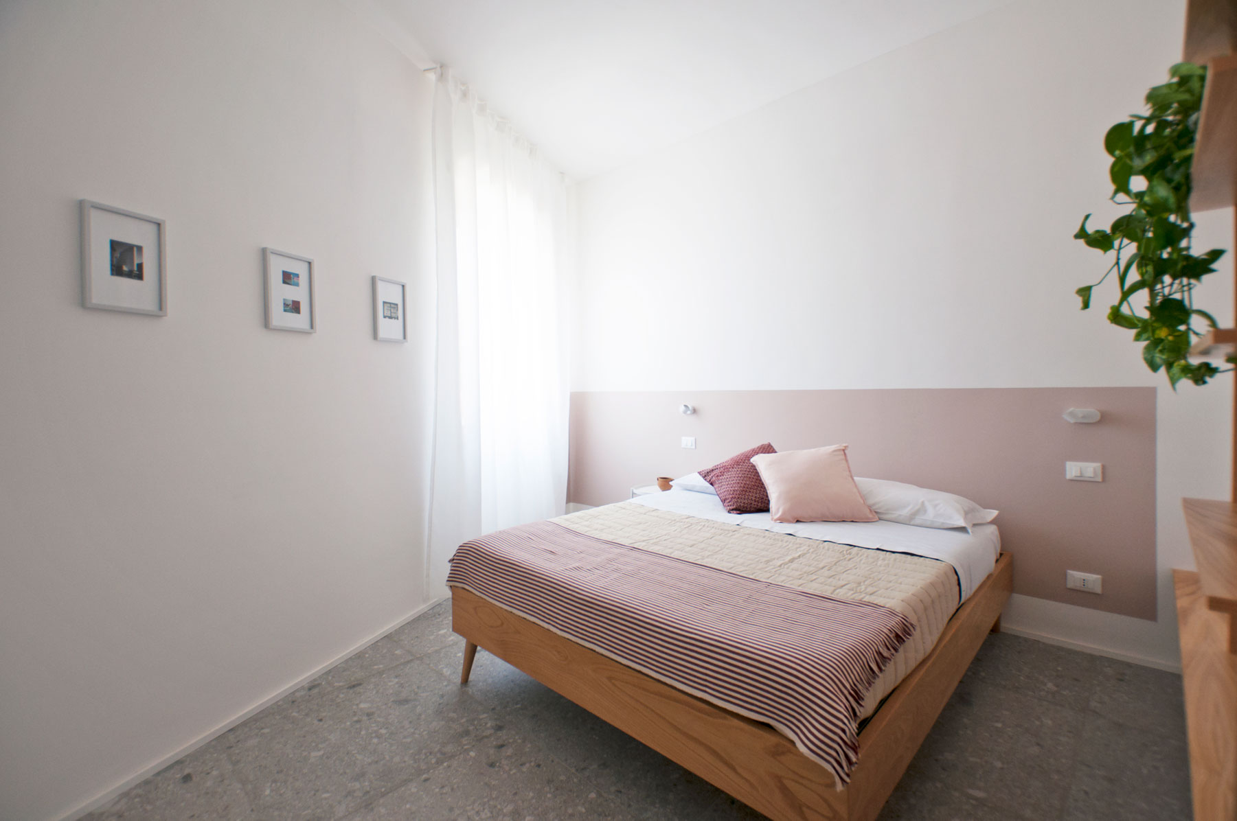 letto-camera-3-casa27-b&b-terracina